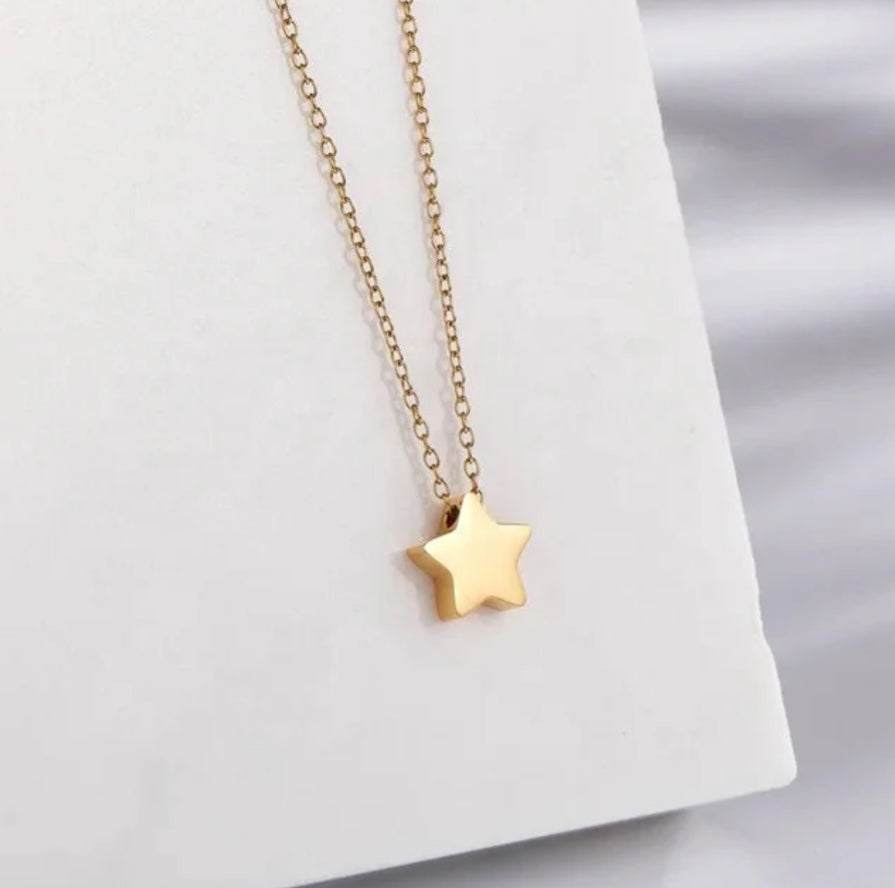 Tiny Star Charm Necklace