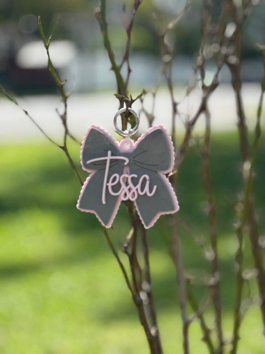 Scallop Bow Bag Tag