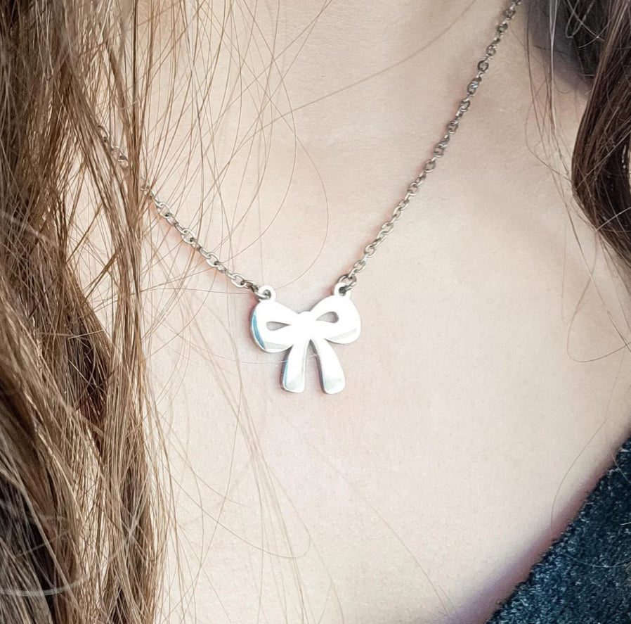Bow Pendant Necklace
