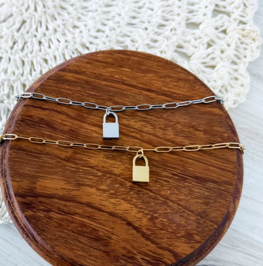 Petite Lock Paperclip Chain Bracelet